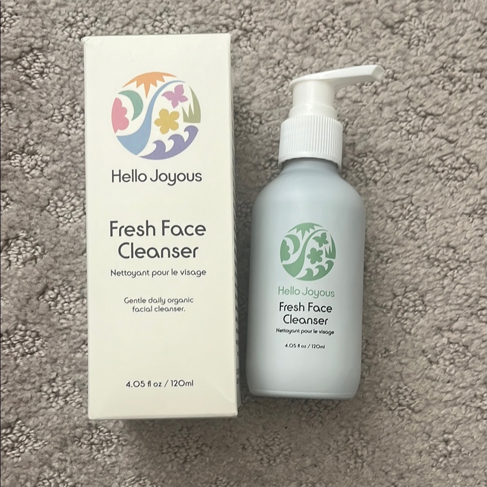 White Cleanser Gentle Skincare Exfoliant